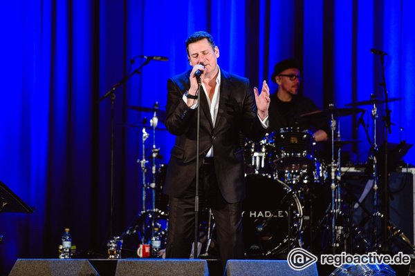 Frauenschwarm - Tony Hadley: Fotos des Spandau Ballet-Sängers live im Capitol Mannheim 