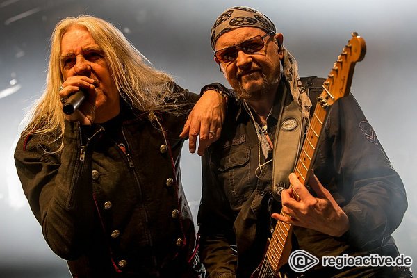 Umjubelte Veteranen - Saxon & Diamond Head: Metallischer Donnerschlag in der Batschkapp Frankfurt 