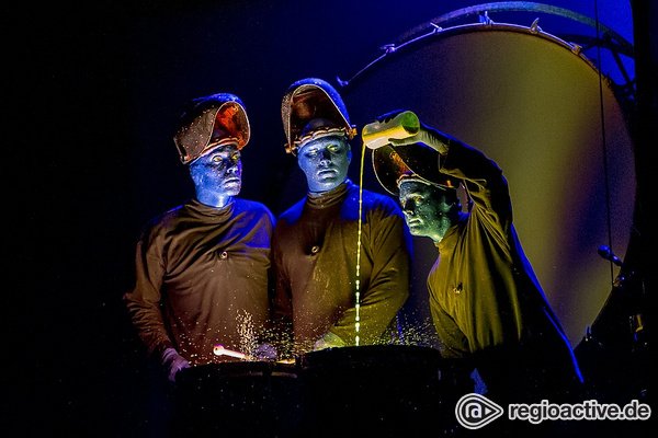 Audiovisuelles Spektakel - Bunt, verrückt, gut: Live-Bilder der Blue Man Group in der Alten Oper Frankfurt 