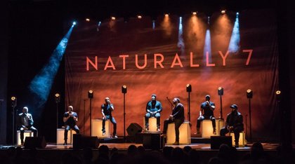 Vocal Play technisch in Szene gesetzt - Naturally 7 touren mit Cameo Light und Gravity durch Deutschland 