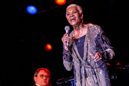 Grande Dame des Soul - Dionne Warwick bietet beim Musikmesse Festival in Frankfurt wahren Hörgenuss 