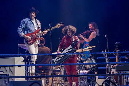 In jeder Hinsicht groß - Arcade Fire inszenieren sich in der Frankfurter Festhalle als Indie-Könige 