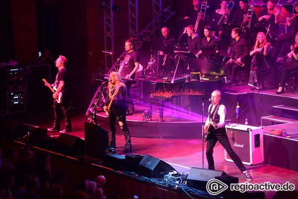 Abendfüllend - Live-Fotos von Rock Meets Classic im Rosengarten Mannheim 