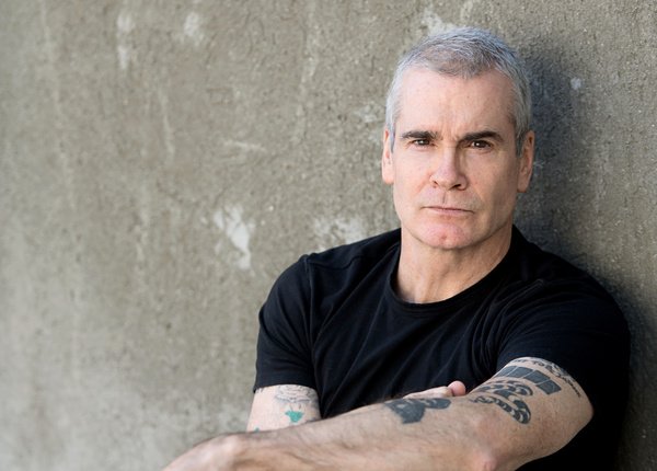 Eindringlich - Henry Rollins geht im Schlachthof Wiesbaden auf zweistündige Weltreise 