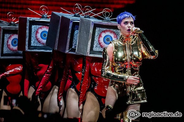 Knalliges Popspektakel - Katy Perry zeigt in Köln alte Stärken und eine neue Seite 