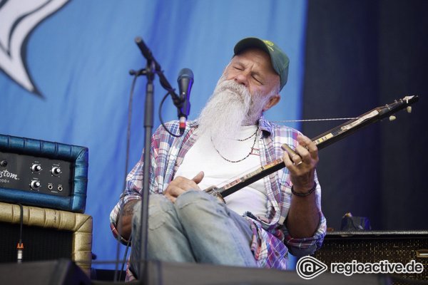 Ehrwürdig - Unikat: Live-Bilder von Seasick Steve bei Rock im Park 2018 