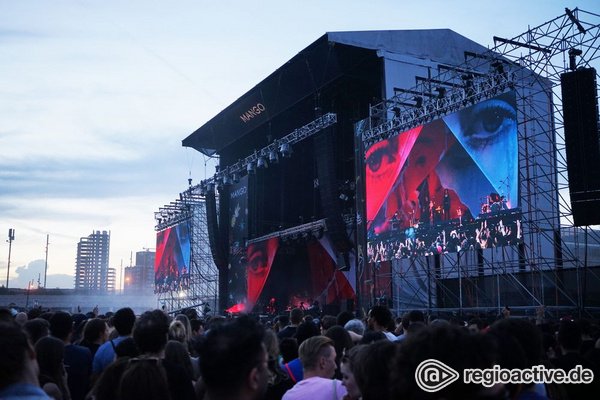 Das Line-up ist komplett - Primavera Sound 2022 in Barcelona mit Tame Impala, The Strokes, Charli XCX u.v.m 