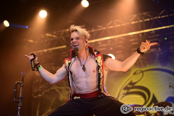 Zurück ins Mittelalter - Spielmänner: Live-Fotos von Saltatio Mortis beim Zeltfestival Rhein-Neckar 