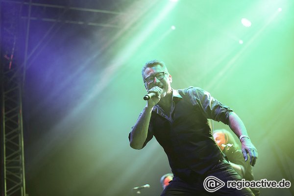 Folk-rock - Bilder von Fiddler’s Green als Opener von Saltatio Mortis live in Mannheim 