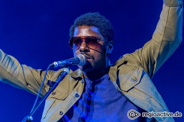 Grooviger Soul - Fotos von Curtis Harding als Opener von Lenny Kravitz live in Frankfurt 