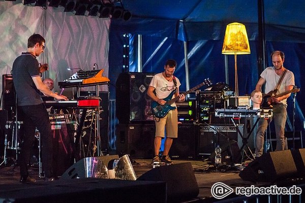 Krautrock heute - Die Rauchenden Spiegel: Bilder ihres ersten Gigs beim Maifeld Derby 2018 