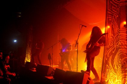 Düster - Die volle Dröhnung: Bilder von Wolves In The Throne Room live auf dem Maifeld Derby 2018 