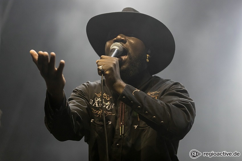 Young Fathers (live in Mannheim 2018)