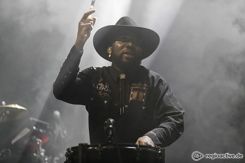 Young Fathers (live in Mannheim 2018)