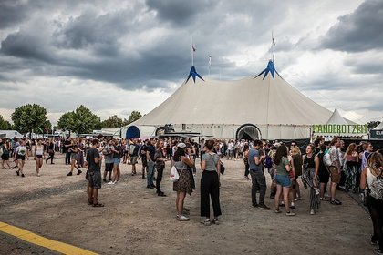 Hürden überwinden - Maifeld Derby 2021: Stadtrat bewilligt Förderung, Crowdfunding gestartet 