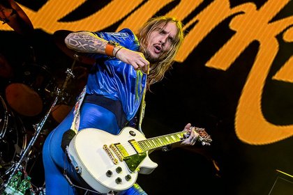 Hochkarätiger Support - Fotos von The Darkness als Opener der Hollywood Vampires live in Frankfurt 