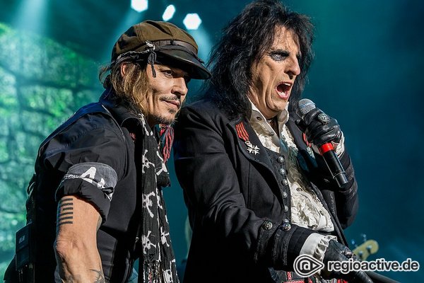 Whiskeytrinkende Blutsauger aus der Stadt der Engel - Hollywood Vampires lassen in Frankfurt feuchtfröhliche Zeiten wiederaufleben 