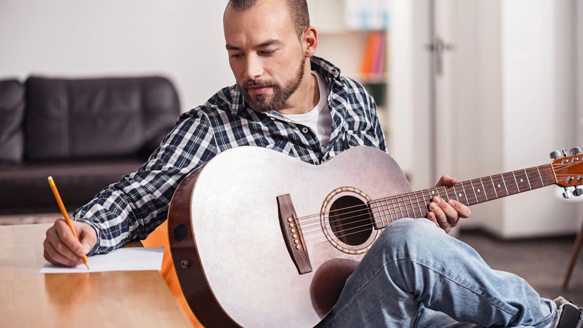Der Songwriter-Verband VERSO fordert sichere Entlohnung für Songautoren