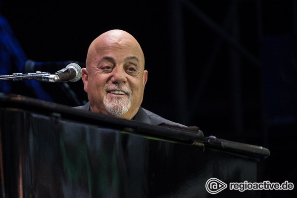 Momente voller Emotionen - Billy Joel begeistert im Hamburger Volksparkstadion Fans jeden Alters 