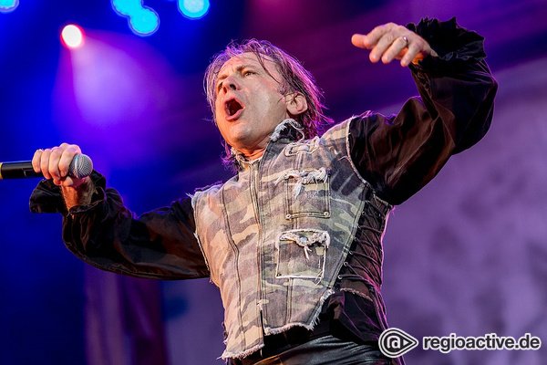 Noch voll im Eisen - Metal-Power: Live-Bilder von Iron Maiden auf der Messe Freiburg 