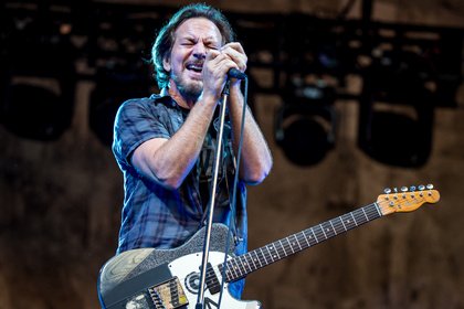 Grunge-Vedderanen - Voller Einsatz: Fotos von Pearl Jam live in der Waldbühne Berlin 