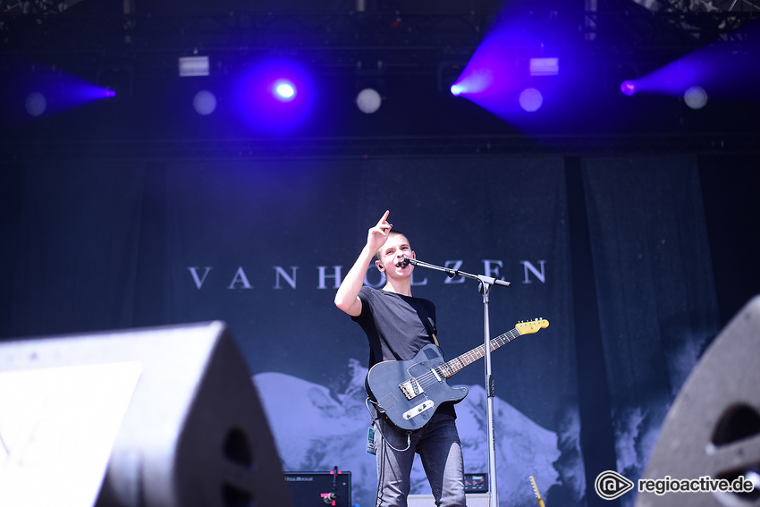 Van Holzen (live beim Happiness Festival, 2018)