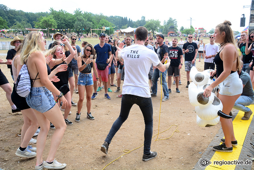 Val Sinestra (live beim Happiness Festival, 2018)