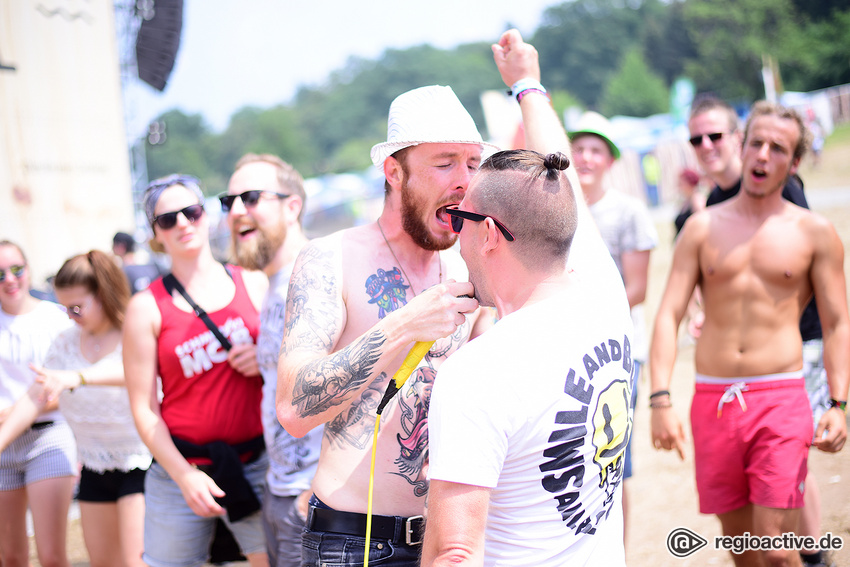 Val Sinestra (live beim Happiness Festival, 2018)