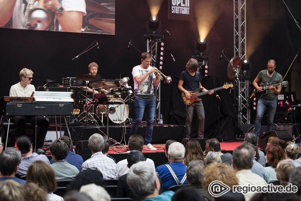 Bass vom Feinsten - Live-Bilder von Thomas Siffling als Vorgruppe von Stanley Clarke in Stuttgart 