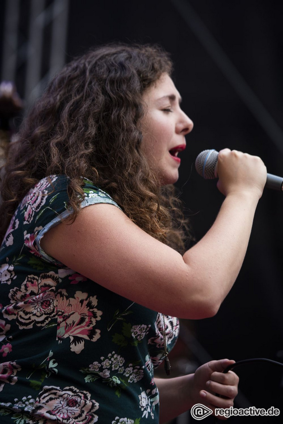 Juliana Blumenschein (live in Stuttgart, 2018)