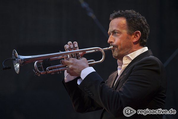 Gut leben - Der Trompeter: Live-Bilder von Till Brönner bei den Jazzopen Stuttgart 