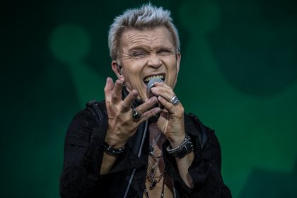 Entschlossen - Billy Idol: Fotos der 80er-Ikone live im Stadtpark Hamburg 