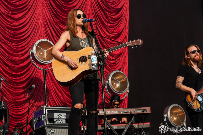 Amy MacDonald (live beim Deichbrand Festival 2018)