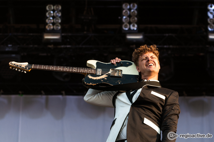 The Hives (live beim Deichbrand Festival 2018)