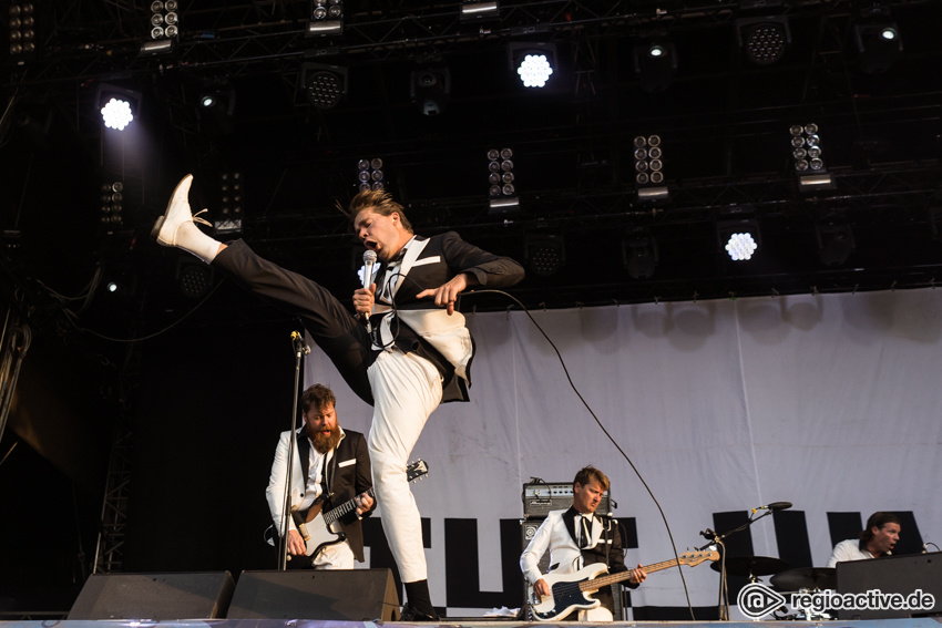 The Hives (live beim Deichbrand Festival 2018)