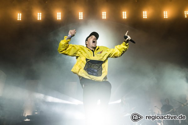 Rebell-Rapper - Mit Sprungkraft: Live-Bilder von Casper beim Deichbrand Festival 2018 
