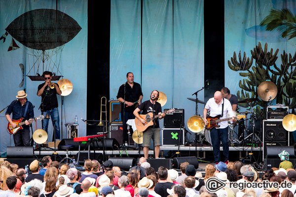 Musik, Wein und Idylle - Heimspiel Knyphausen 2024 bestätigt Gisbert, Die Sterne und Calexico 