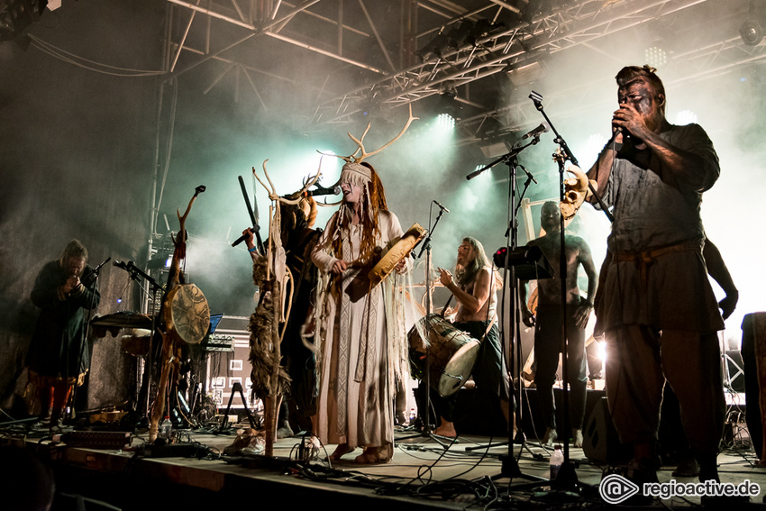 Неофолк. Heilung солистка. Неофолк группы. Heilung группа без грима.