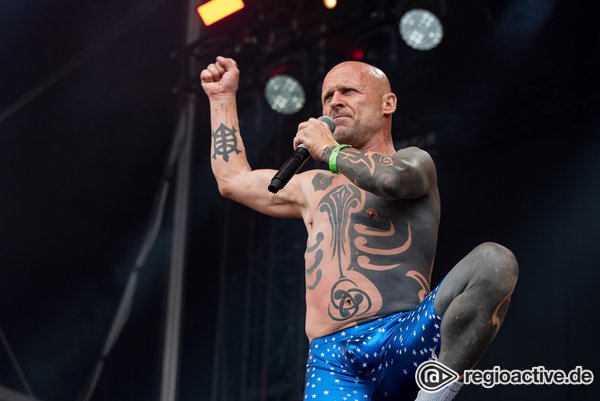 Ganz schön knorke - Crazy: Live-Bilder von Knorkator beim Wacken Open Air 2018 