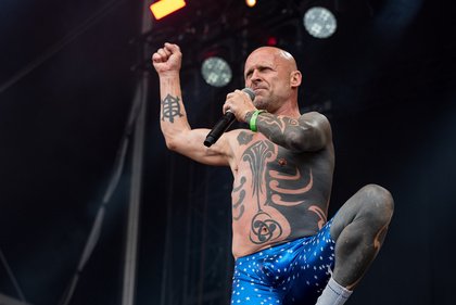 Ganz schön knorke - Crazy: Live-Bilder von Knorkator beim Wacken Open Air 2018 