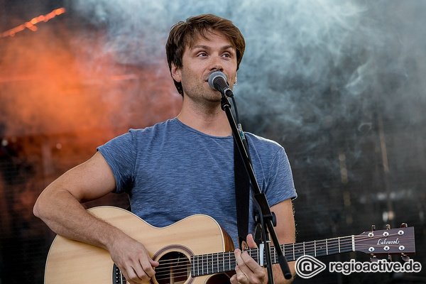 Sympathisch - Fotos von Marcel Brell als Opener von a-ha live auf der Loreley 