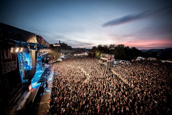 Ihr entscheidet! - Wer spielt bei der Jubiläumsausgabe des Open Flair Festivals 2024? 