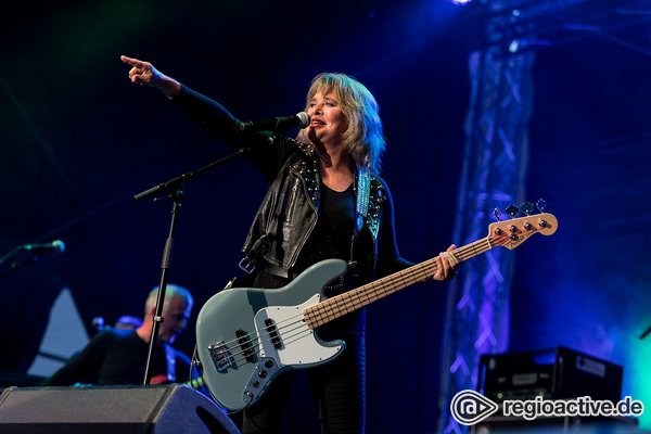 Rock 'n' Roll is here to stay - Suzi Quatro nimmt ihre Fans in Lorsch mit auf Zeitreise 