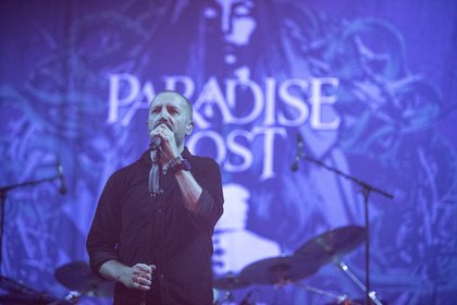 Wenig kontrastreich - Paradise Lost: Live-Bilder der Engländer beim Summer Breeze 2018 