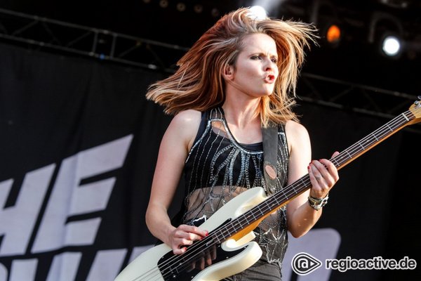 Nicht nur mit allen Wassern gewaschen - The Subways: Bilder ihres energetischen Gigs live auf dem Highfield 2018 