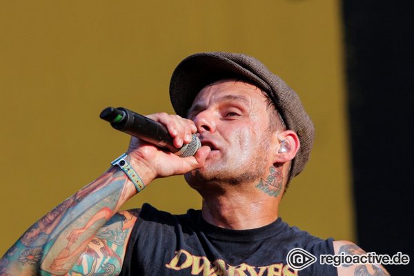 Mehr als nur Ersatz - Spaß auf der Bühne: Fotos der Donots live beim Highfield Festival 2018 