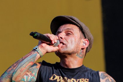 Mehr als nur Ersatz - Spaß auf der Bühne: Fotos der Donots live beim Highfield Festival 2018 