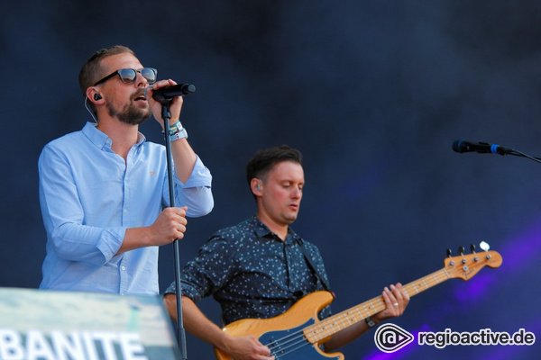 Kann die Witze nicht lassen - Mit Glanz: Live-Bilder von Gloria beim Highfield Festival 2018 