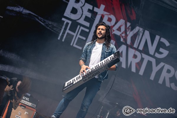 Auf Französisch - Deathcore aus Paris: Betraying the Martyrs live beim Summer Breeze 2018 