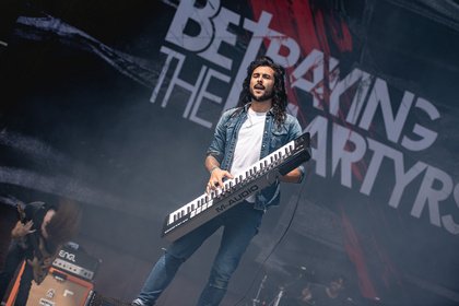 Auf Französisch - Deathcore aus Paris: Betraying the Martyrs live beim Summer Breeze 2018 